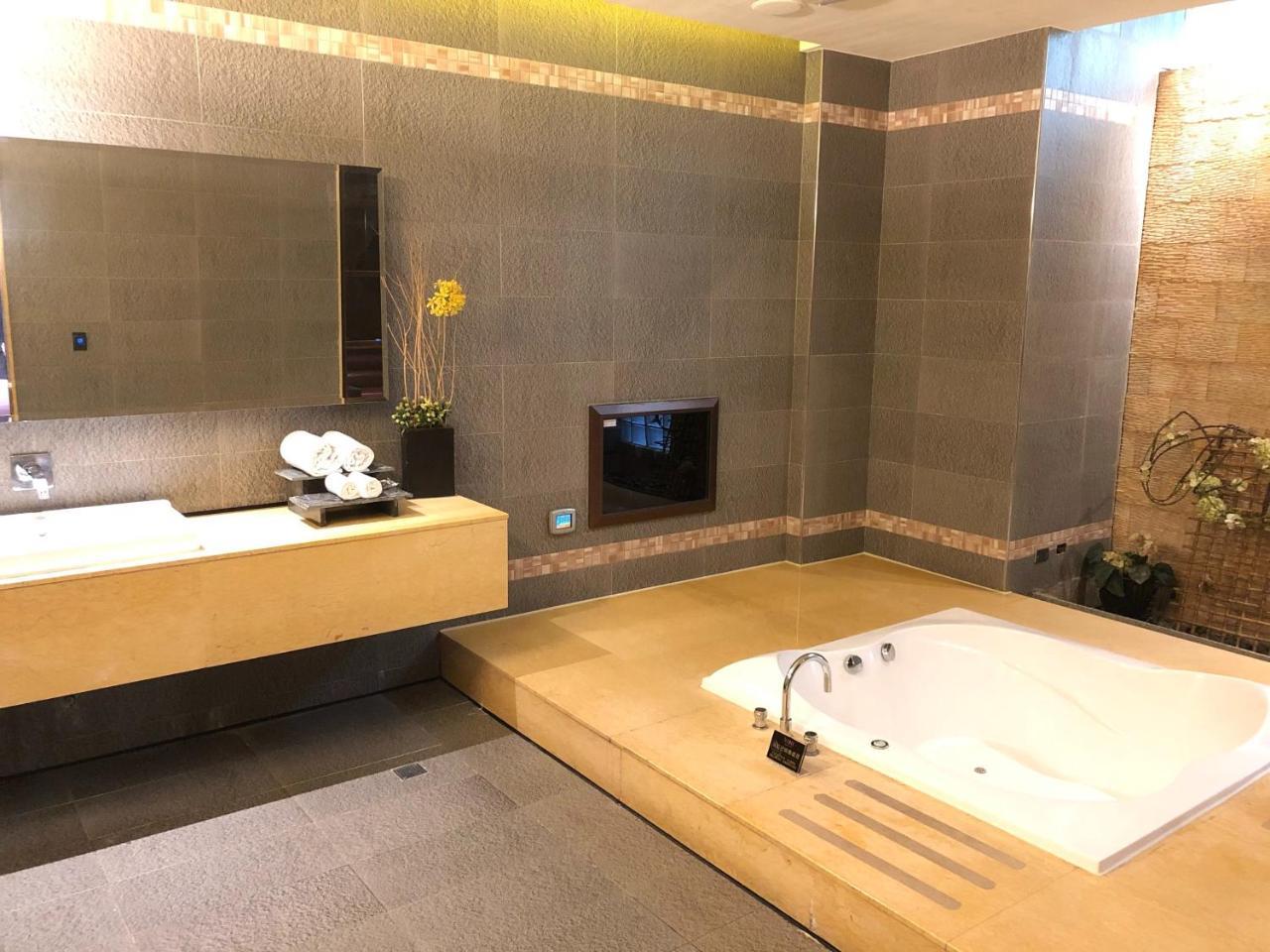 Idee Spa Motel Yangmei Exteriör bild