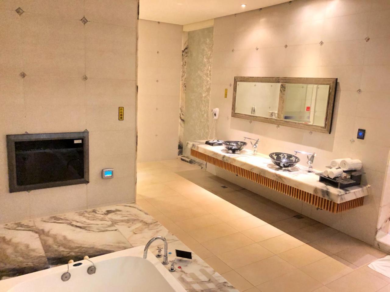 Idee Spa Motel Yangmei Exteriör bild